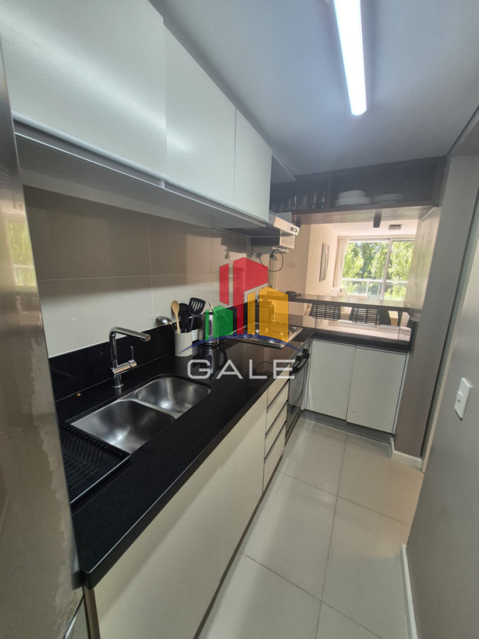 Apartamento ID.4700 - Apartamento en Venta de 2 dormitorios en Punta del Este Sobre Roosevelt