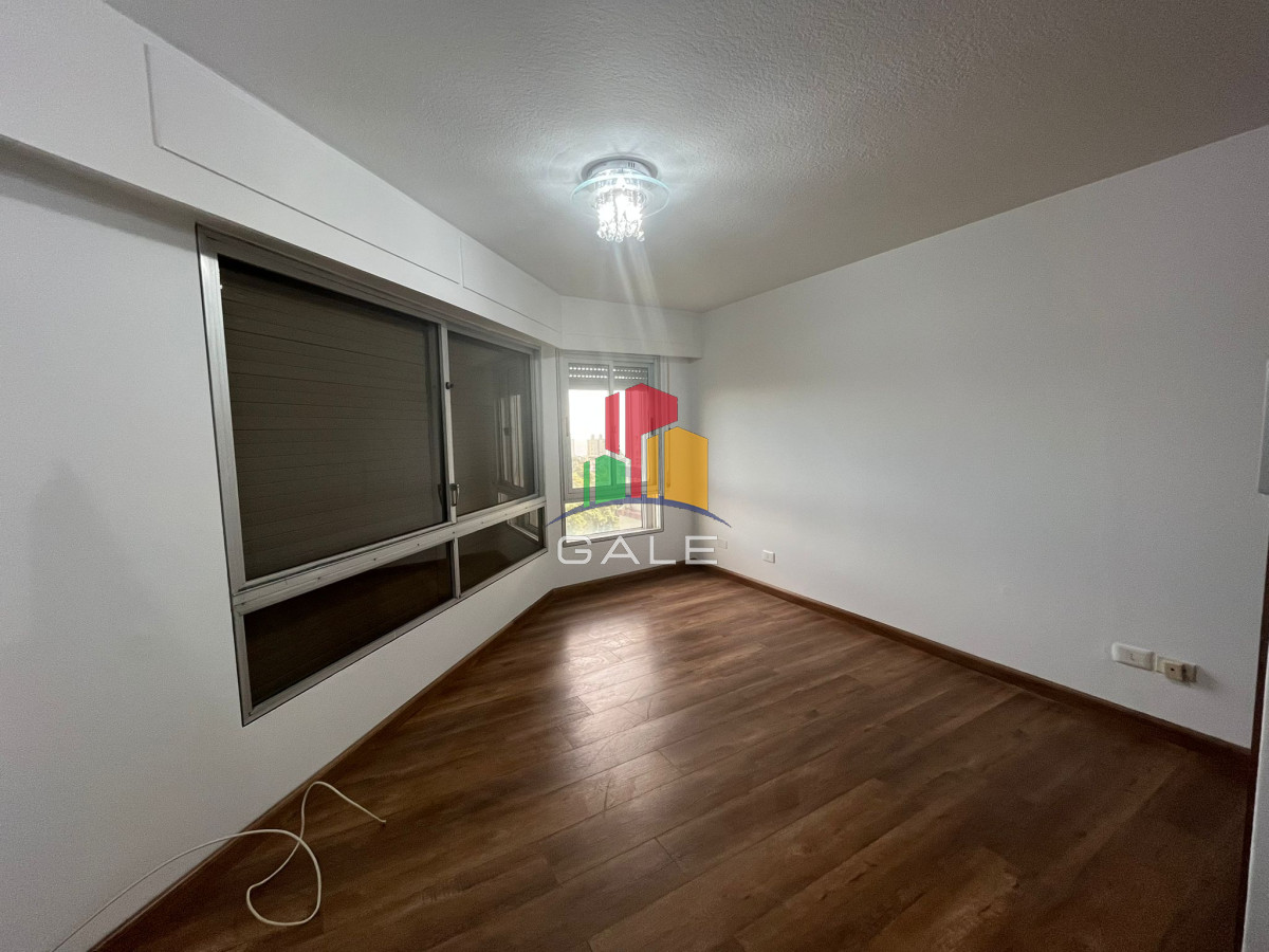Apartamento ID.2223 - Apartamento en Venta de 3 dormitorios en Av. Roosevelt , Punta del este 