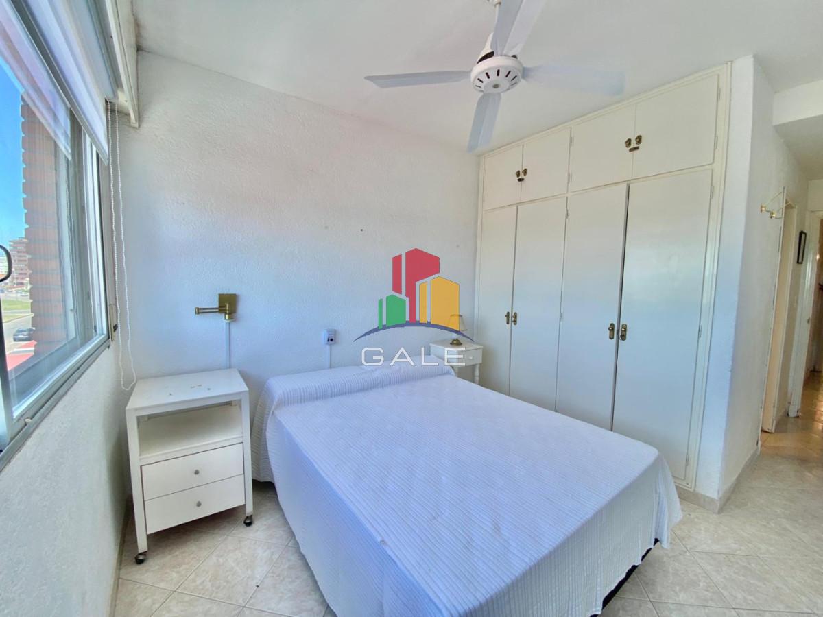 Apartamento ID.4589 - Apartamento de 2 dormitorio y medio en Primera lineal de Playa brava , Punta del este 