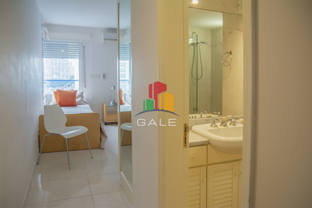 Apartamento ID.4470 - Beverly Tower Punta Del Este, Maldonado Uruguay, Apartamento de 3 dormitorios en venta en torre de Jerarquia.