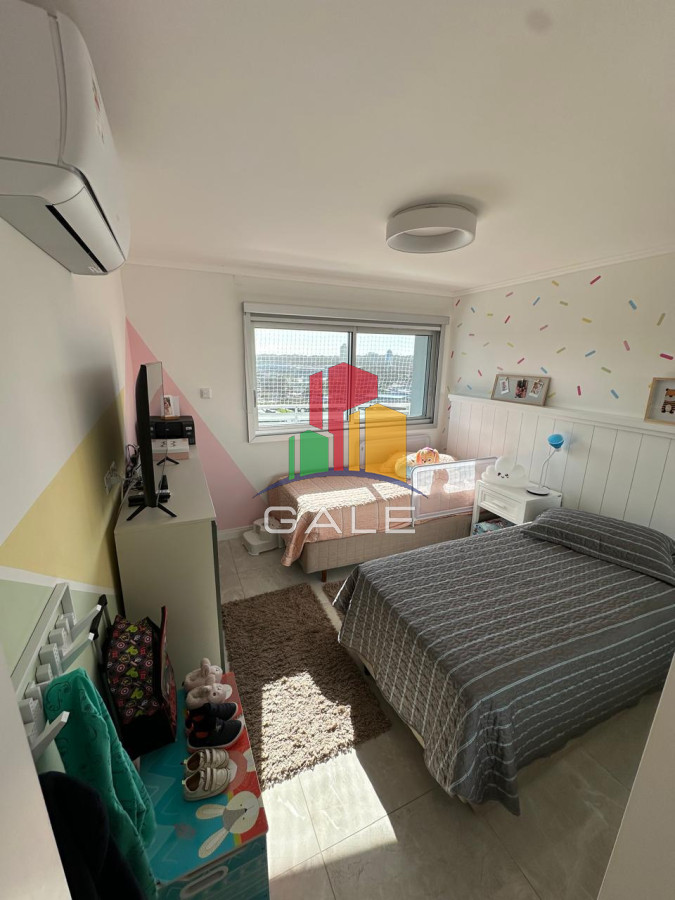 Apartamento ID.4074 - EDIFICIO MIAMI BOULEVARD II, UNIDAD LATERAL EN VENTA, 2 DORMITORIOS, PLAYA MANSA, PARRILLERO EN BALCÒN