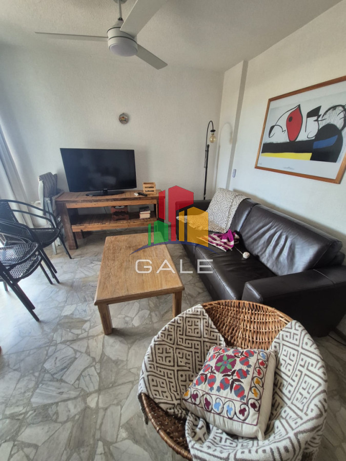 Apartamento ID.4942 - Apartamento en venta 2 dormitorios en Punta del Este. Primera línea mansa
