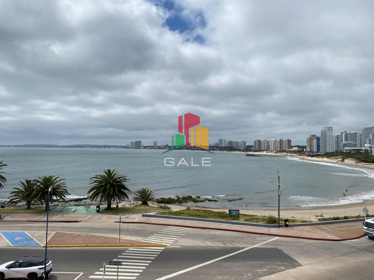 Apartamento ID.4380 - Vende apartamento con vista al mar de 3 dormitorios, Punta del Este
