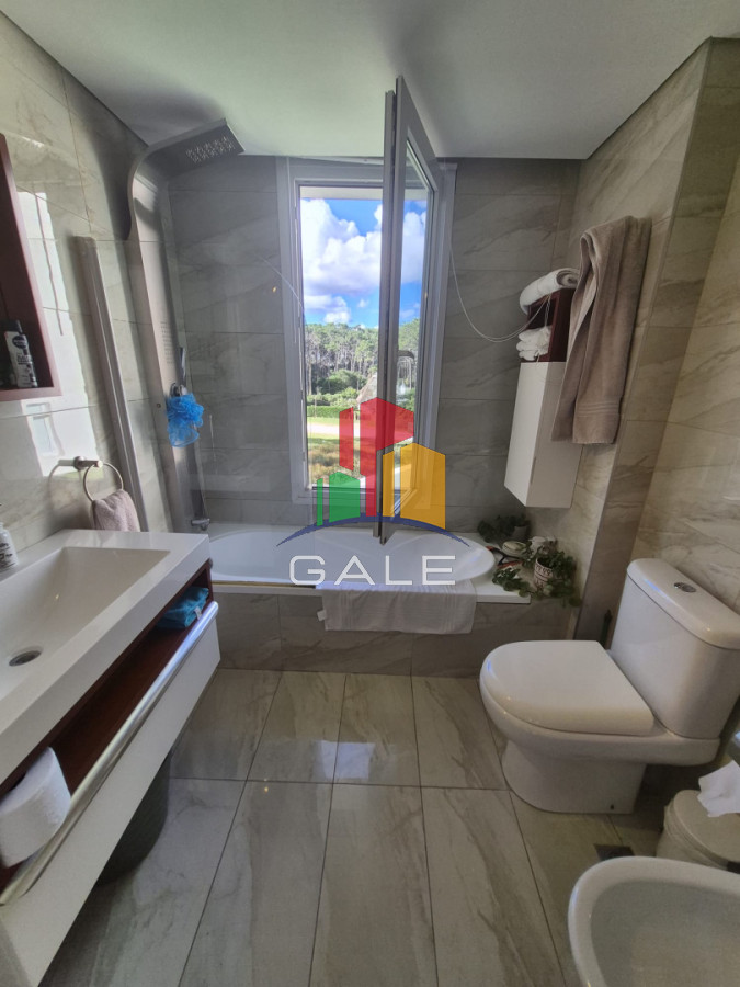 Apartamento ID.4945 - Apartamento en venta primera linea Playa Mansa Punta del Este 2 dormitorios