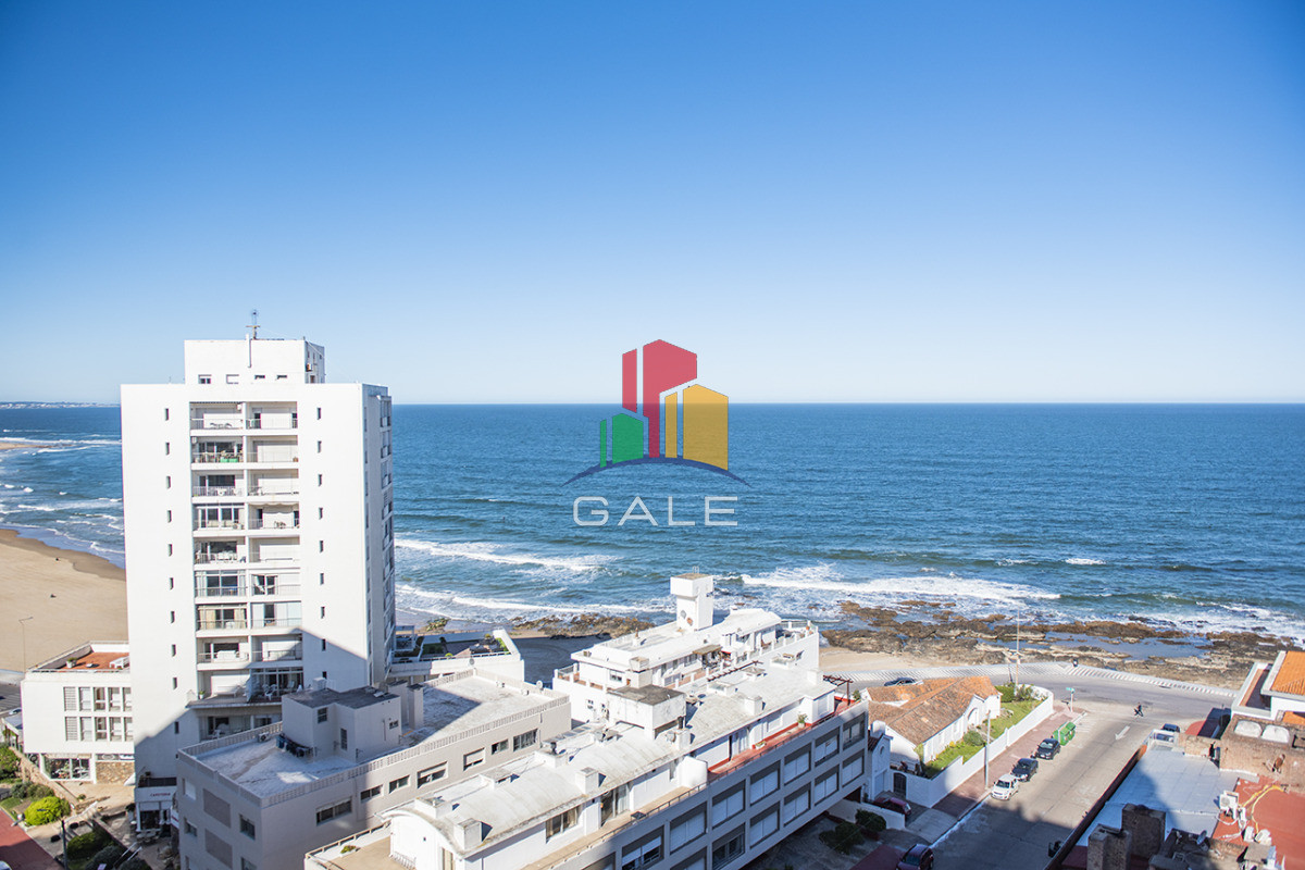 Apartamento ID.4749 - Departamento de 1 dormitorio y medio en venta en Peninsula, vista al mar. 