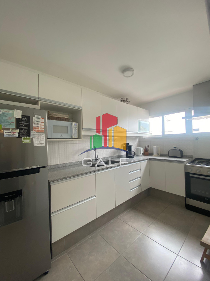 Apartamento ID.4380 - Vende apartamento con vista al mar de 3 dormitorios, Punta del Este