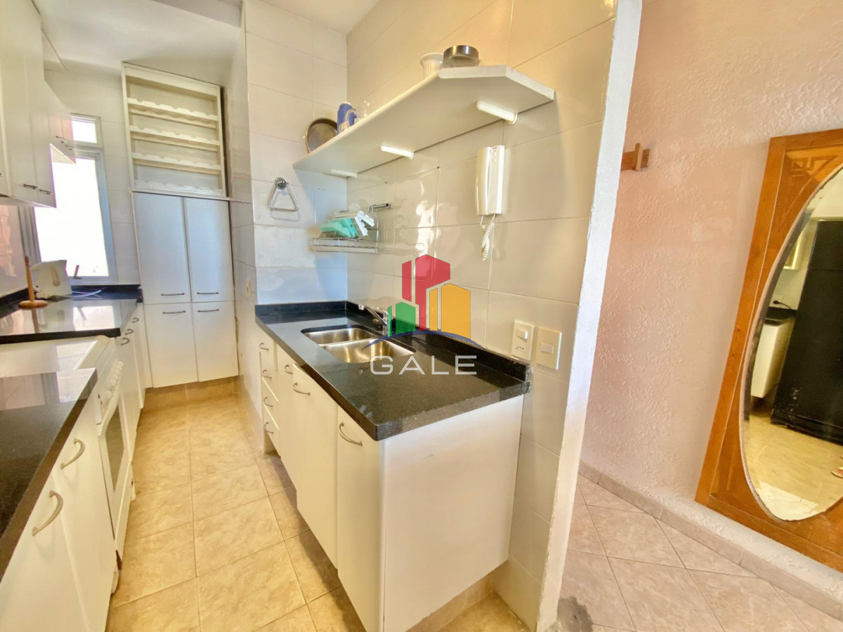 Apartamento ID.4589 - Apartamento de 2 dormitorio y medio en Primera lineal de Playa brava , Punta del este 