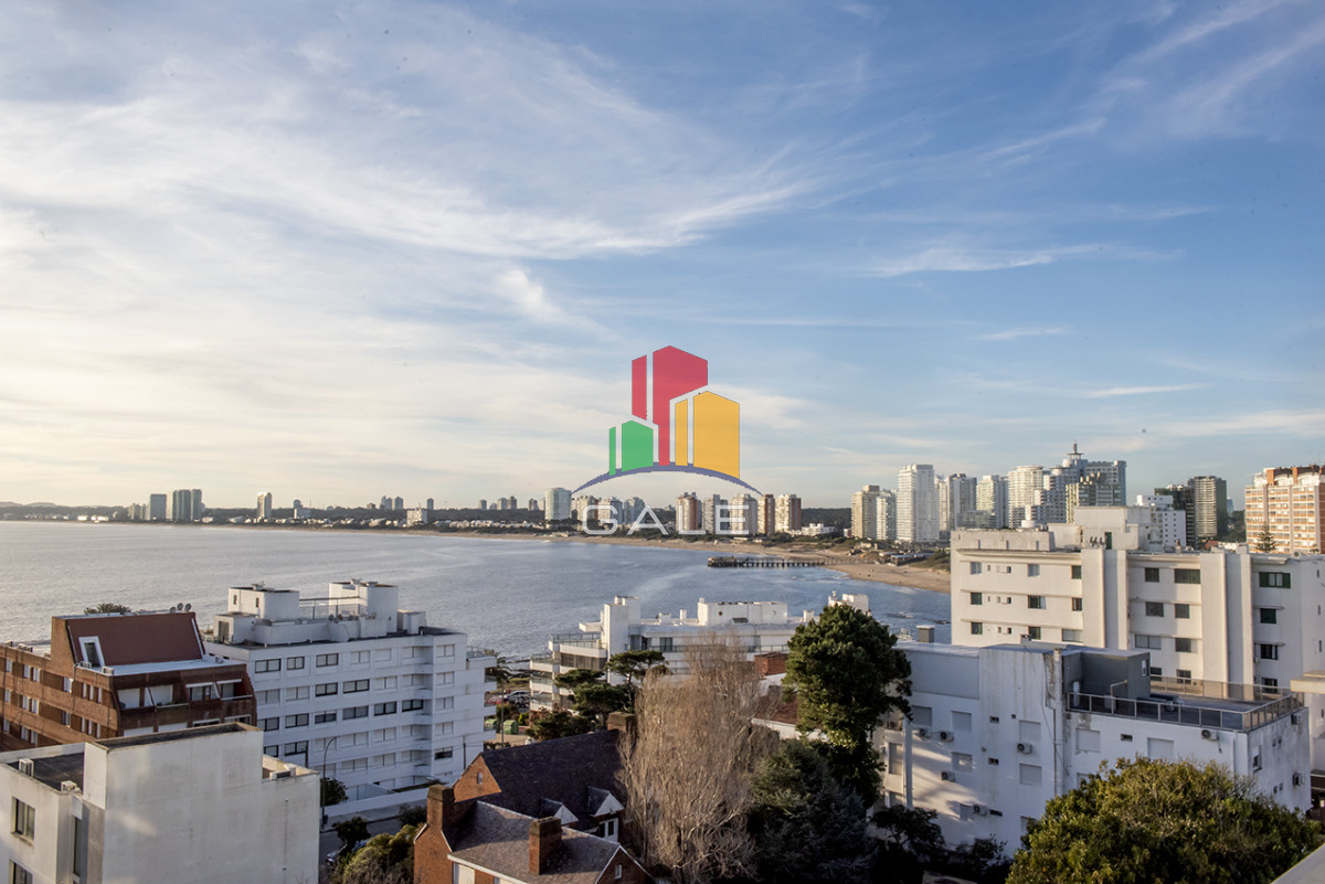 Apartamento ID.4375 - Vende departamento de 3 dormitorios con vista al Puerto, Punta del Este