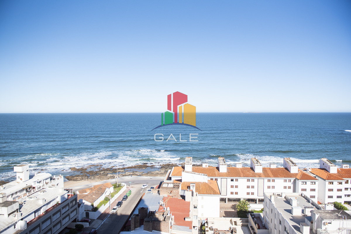 Apartamento ID.4749 - Departamento de 1 dormitorio y medio en venta en Peninsula, vista al mar. 