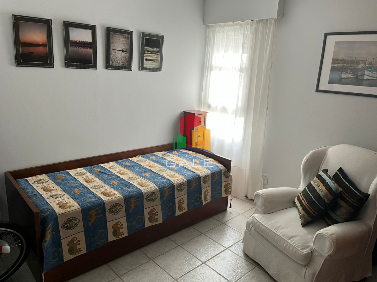 Apartamento ID.2876 - Apartamento de 2 dormitorios con vista frente al mar en edificio Samambai, Playa Mansa , Punta del ese 
