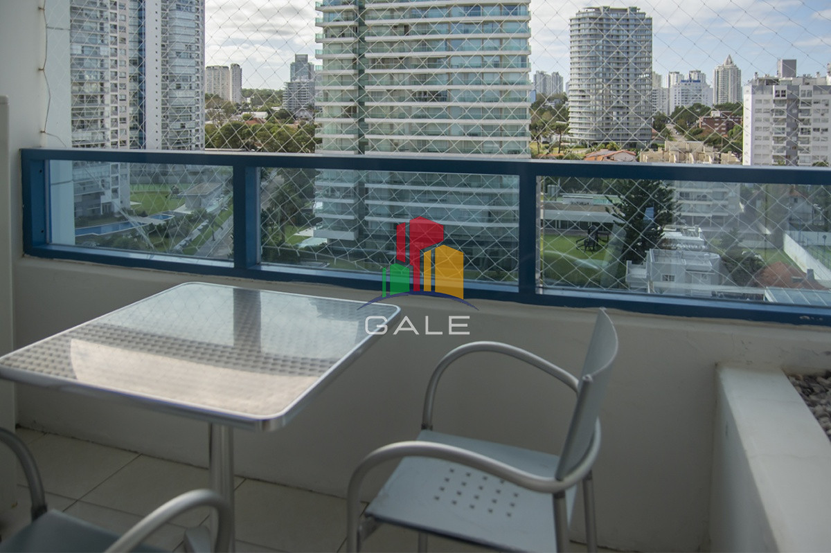 Apartamento ID.4470 - Beverly Tower Punta Del Este, Maldonado Uruguay, Apartamento de 3 dormitorios en venta en torre de Jerarquia.