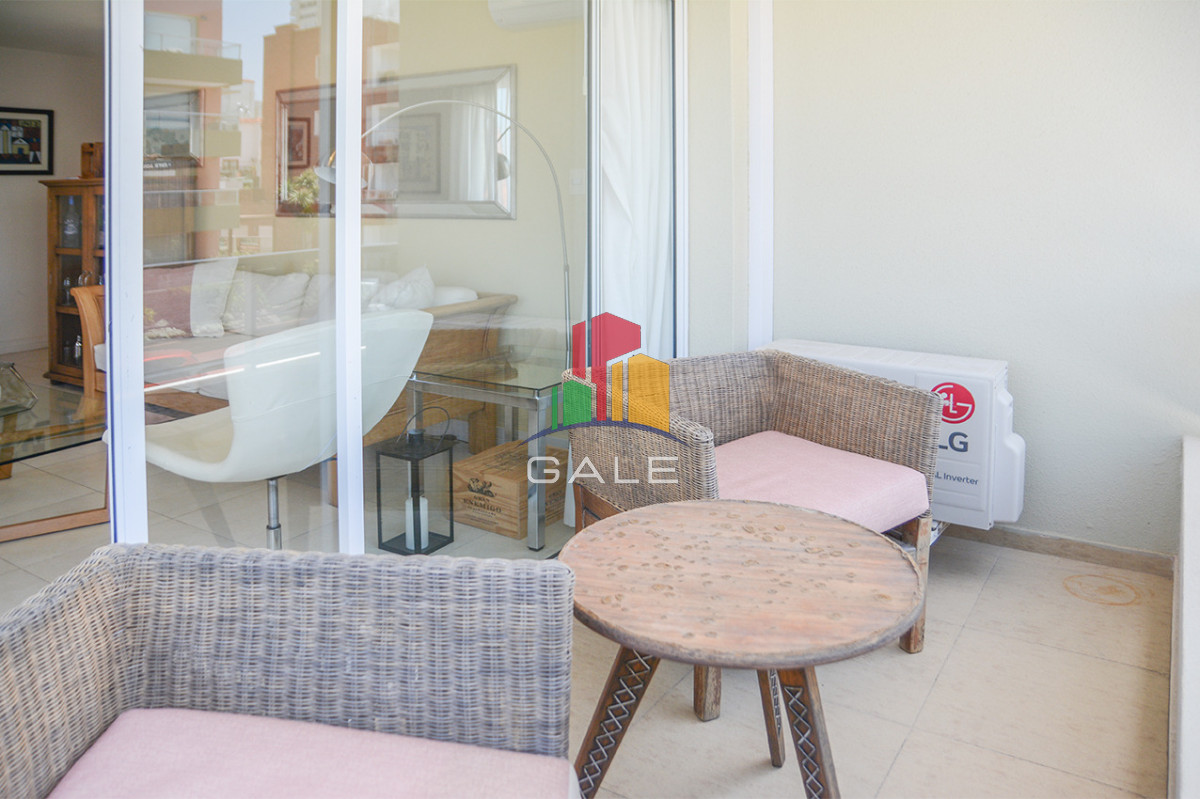 Apartamento ID.4281 - Departamento de 3 dormitorios con terraza  con parrillero en venta, Peninsula, Punta del Este