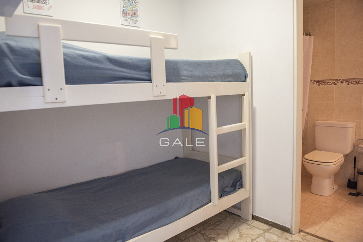 Apartamento ID.4749 - Departamento de 1 dormitorio y medio en venta en Peninsula, vista al mar. 