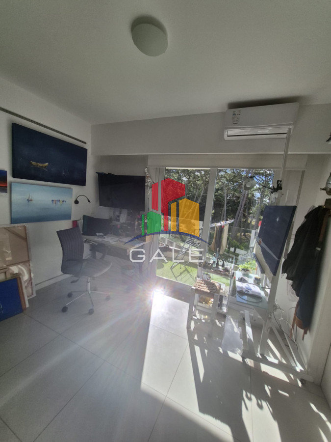 Apartamento ID.4945 - Apartamento en venta primera linea Playa Mansa Punta del Este 2 dormitorios