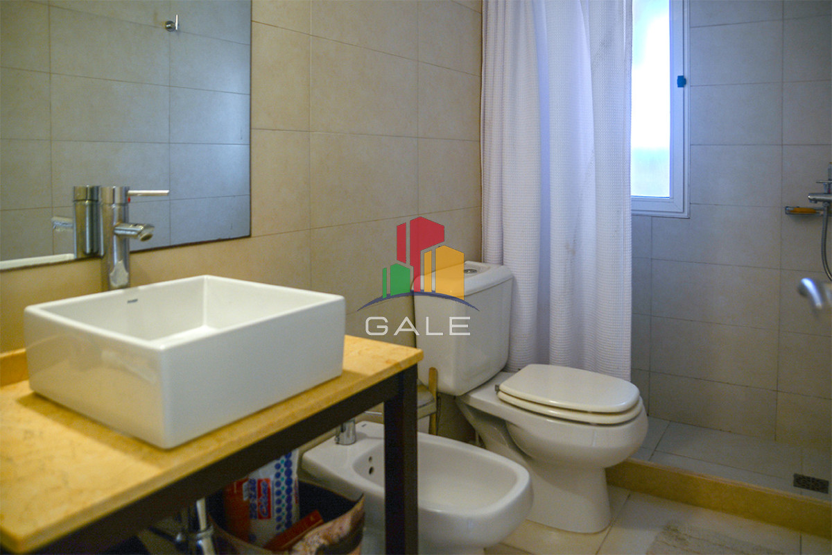 Apartamento ID.4281 - Departamento de 3 dormitorios con terraza  con parrillero en venta, Peninsula, Punta del Este