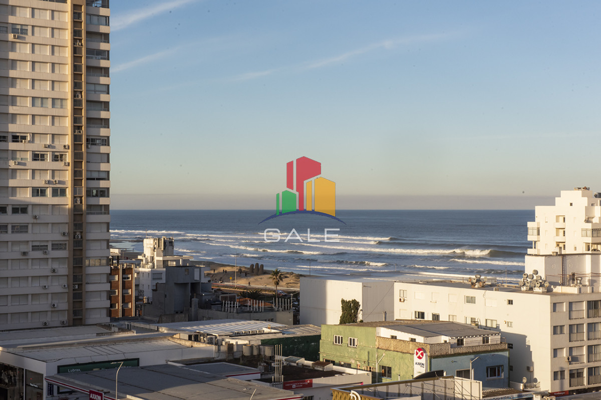 Apartamento ID.4375 - Vende departamento de 3 dormitorios con vista al Puerto, Punta del Este