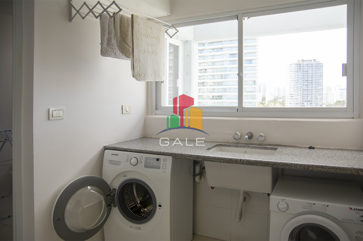 Apartamento ID.4470 - Beverly Tower Punta Del Este, Maldonado Uruguay, Apartamento de 3 dormitorios en venta en torre de Jerarquia.