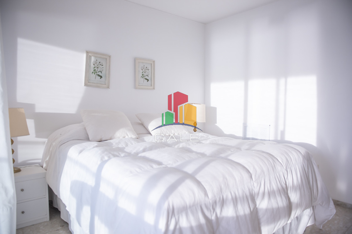 Apartamento ID.4375 - Vende departamento de 3 dormitorios con vista al Puerto, Punta del Este