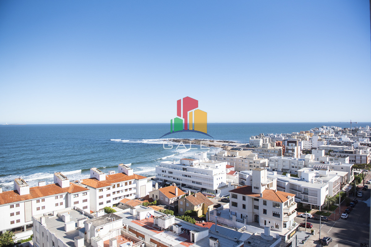 Apartamento ID.4749 - Departamento de 1 dormitorio y medio en venta en Peninsula, vista al mar. 