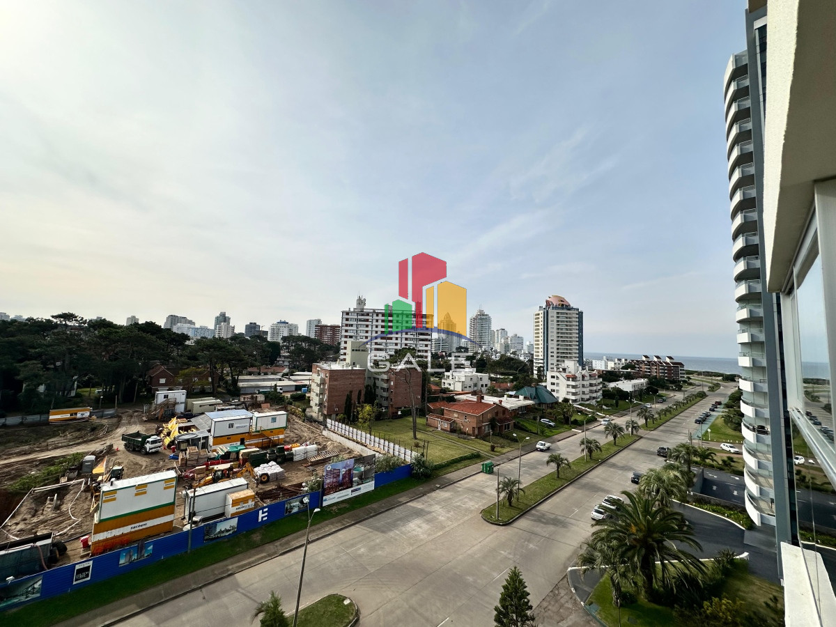 Apartamento ID.4947 - Apartamento de 2 dormitorios y medio en Playa Brava , Punta del este 