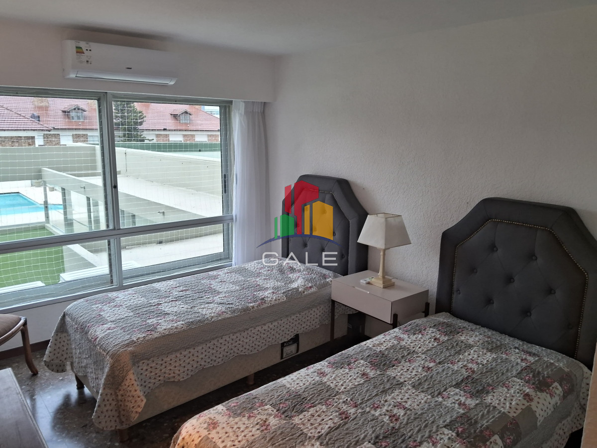 Apartamento ID.2482 - Hermoso Departamento de 3 dormitorios en venta frente al mar. 