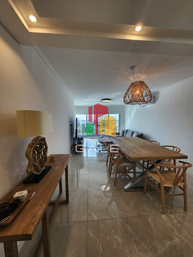 Apartamento ID.4074 - EDIFICIO MIAMI BOULEVARD II, UNIDAD LATERAL EN VENTA, 2 DORMITORIOS, PLAYA MANSA, PARRILLERO EN BALCÒN