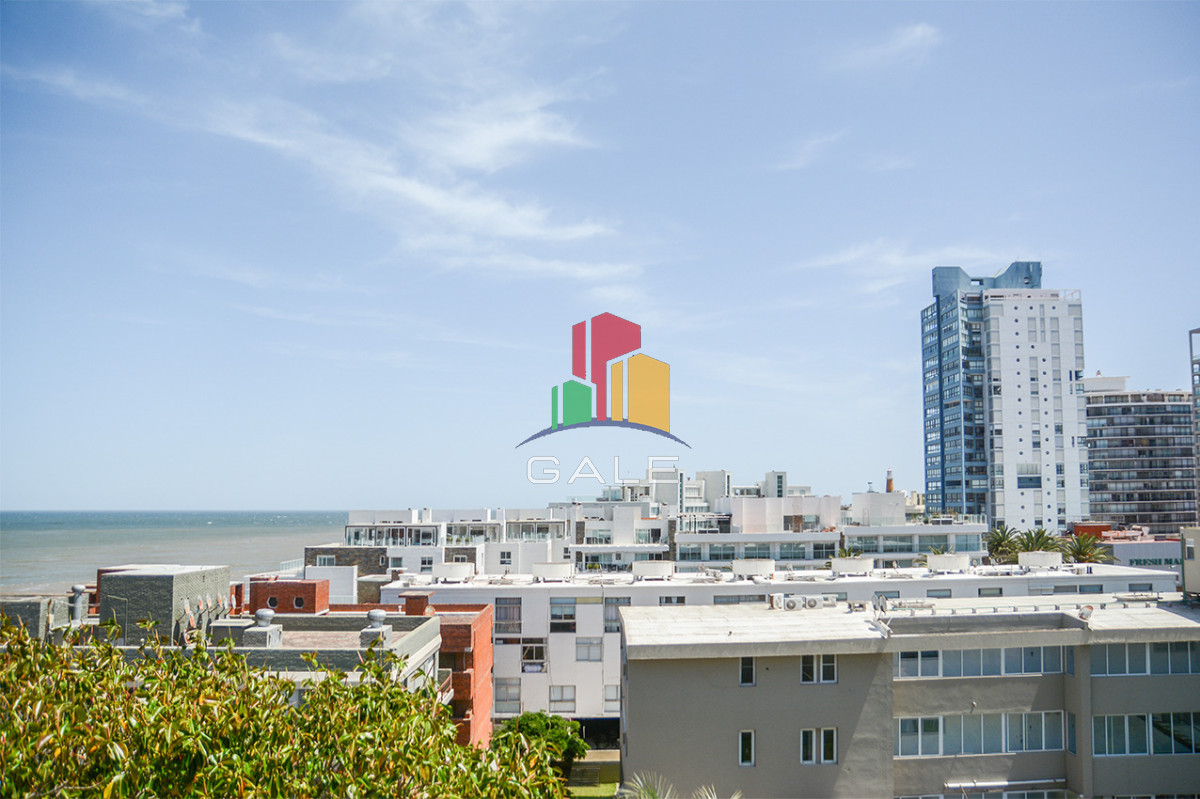 Apartamento ID.4281 - Departamento de 3 dormitorios con terraza  con parrillero en venta, Peninsula, Punta del Este