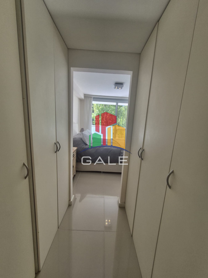 Apartamento ID.4700 - Apartamento en Venta de 2 dormitorios en Punta del Este Sobre Roosevelt