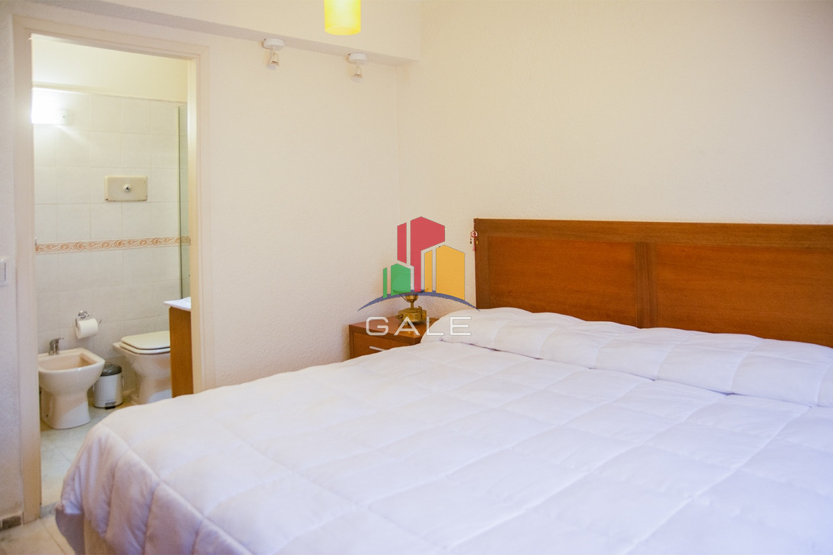 Apartamento ID.1595 - Departamento de 3 dormitorio con parrillero en venta , ultimo piso frente al mar, Punta del Este