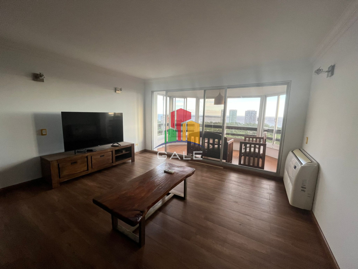 Apartamento ID.2223 - Apartamento en Venta de 3 dormitorios en Av. Roosevelt , Punta del este 