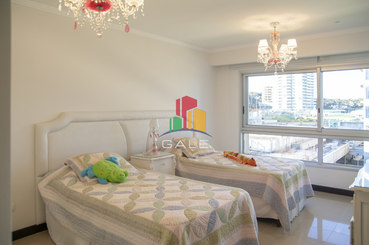 Apartamento ID.1922 - Departamento en venta frente al mar. Torre Lobos, Playa Brava, 3 dormitorios.