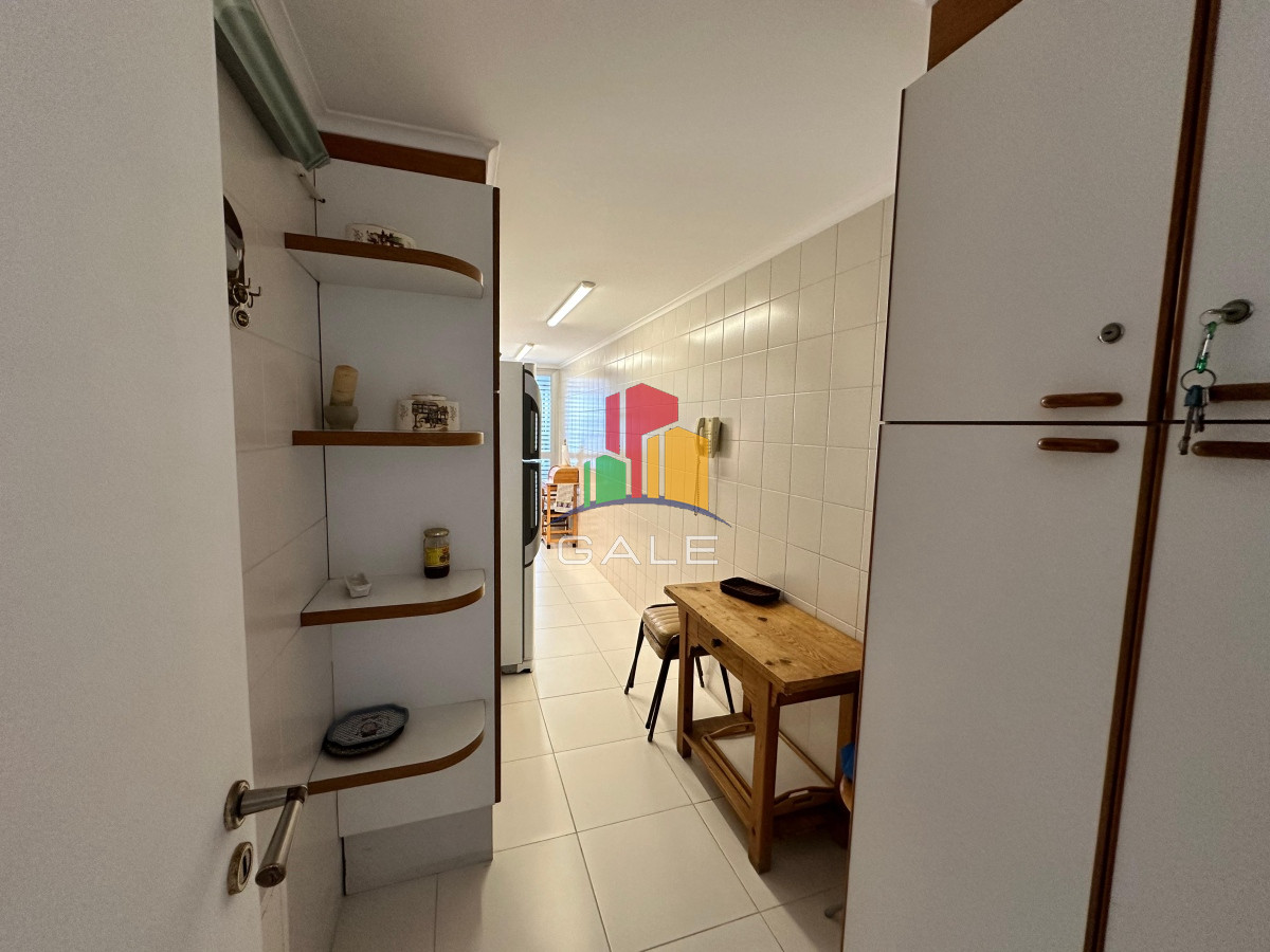 Apartamento ID.4947 - Apartamento de 2 dormitorios y medio en Playa Brava , Punta del este 