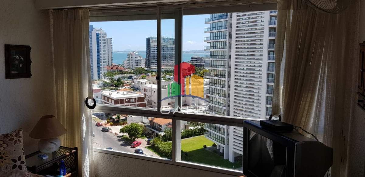 Apartamento ID.3578 - Departamento en venta en Brava - Punta del Este de 1 dormitorio y medio.