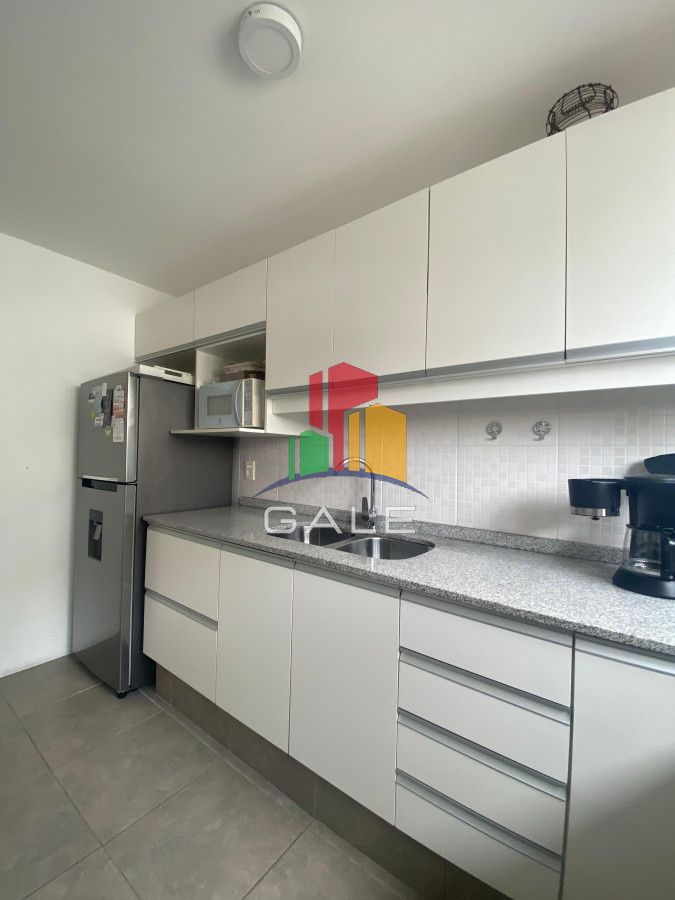 Apartamento ID.4380 - Vende apartamento con vista al mar de 3 dormitorios, Punta del Este