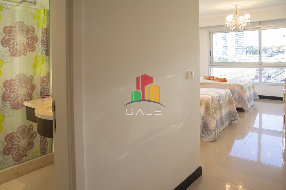 Apartamento ID.1922 - Departamento en venta frente al mar. Torre Lobos, Playa Brava, 3 dormitorios.