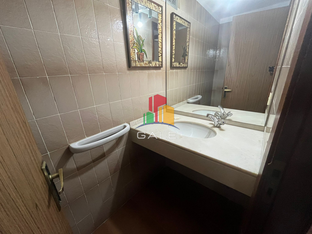 Apartamento ID.2223 - Apartamento en Venta de 3 dormitorios en Av. Roosevelt , Punta del este 