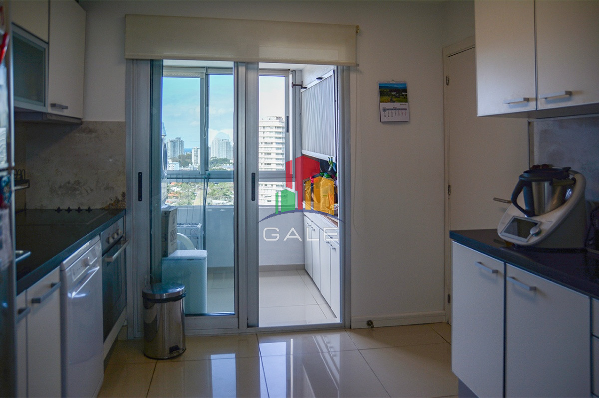 Apartamento ID.4465 - Departamento de 3 dormitorios en venta a pasos del mar. Gala Tower