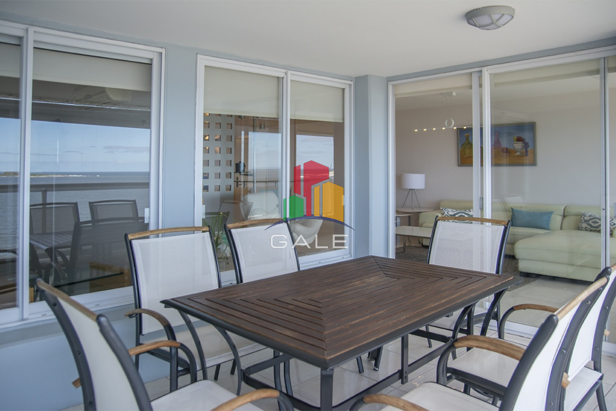 Apartamento ID.4470 - Beverly Tower Punta Del Este, Maldonado Uruguay, Apartamento de 3 dormitorios en venta en torre de Jerarquia.
