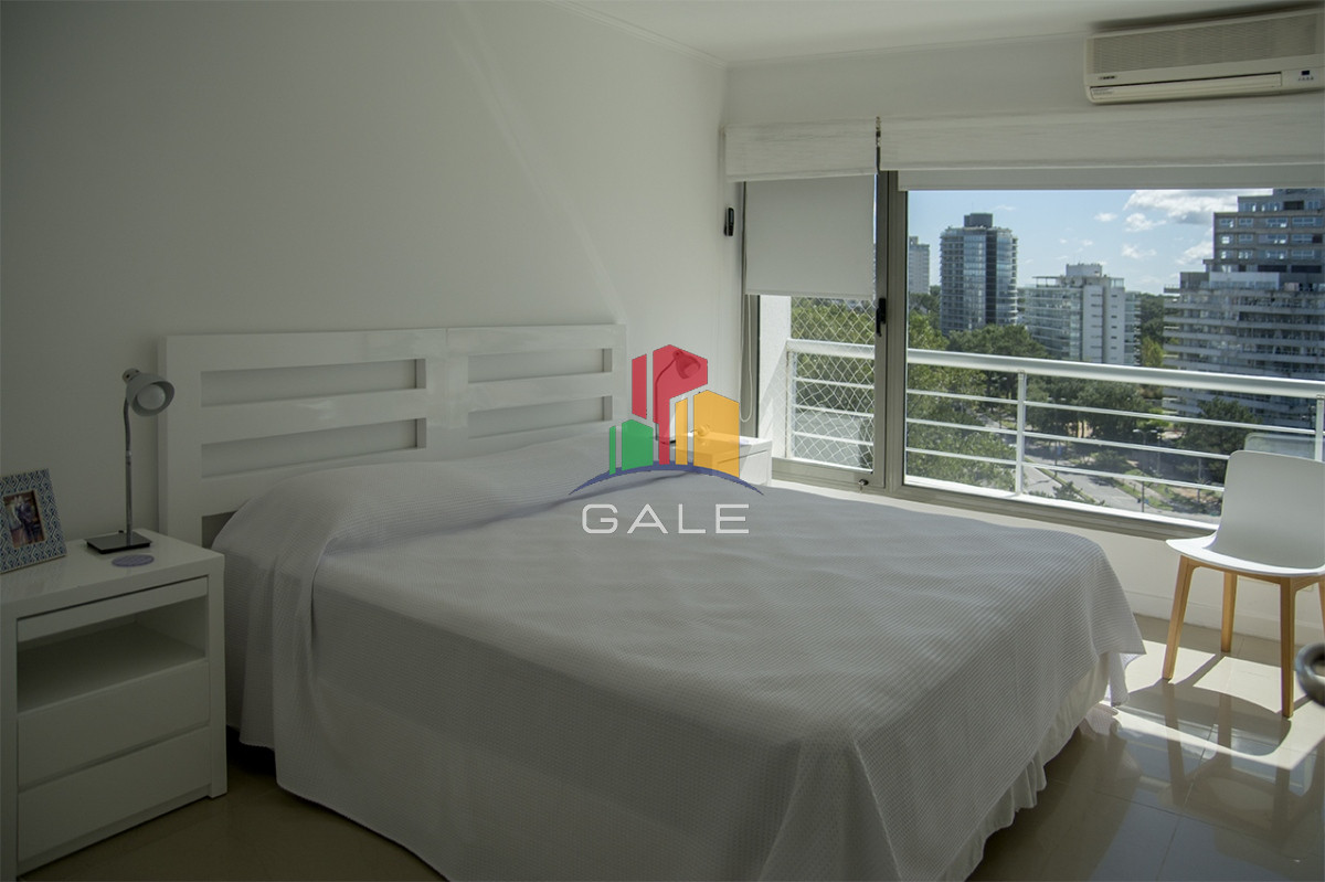 Apartamento ID.3115 - Vende gran apartamento en Brava - Punta del Este de 3 Dormitorios