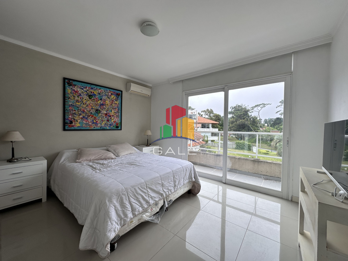 Apartamento ID.4817 - Vende apartamento en playa mansa de 1 dormitorio con parrillero, Punta del Este 