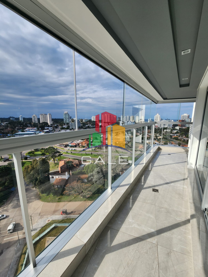 Apartamento ID.4074 - EDIFICIO MIAMI BOULEVARD II, UNIDAD LATERAL EN VENTA, 2 DORMITORIOS, PLAYA MANSA, PARRILLERO EN BALCÒN