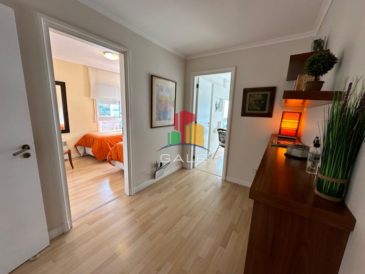 Apartamento ID.4947 - Apartamento de 2 dormitorios y medio en Playa Brava , Punta del este 