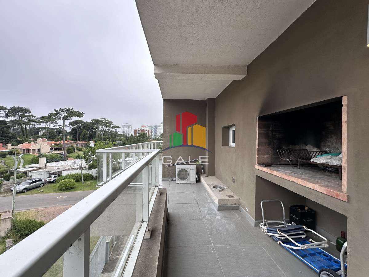 Apartamento ID.4817 - Vende apartamento en playa mansa de 1 dormitorio con parrillero, Punta del Este 