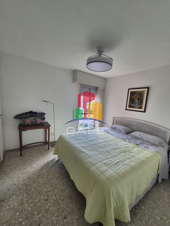 Apartamento ID.4942 - Apartamento en venta 2 dormitorios en Punta del Este. Primera línea mansa
