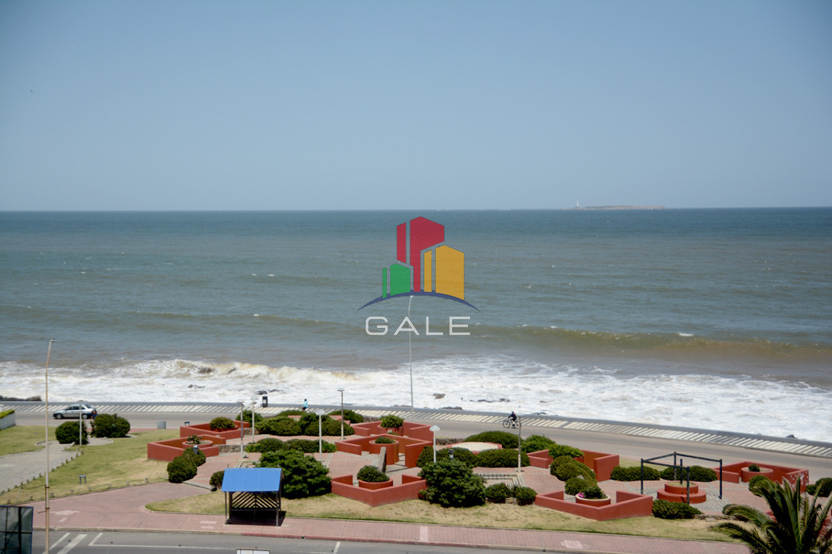 Apartamento ID.4281 - Departamento de 3 dormitorios con terraza  con parrillero en venta, Peninsula, Punta del Este