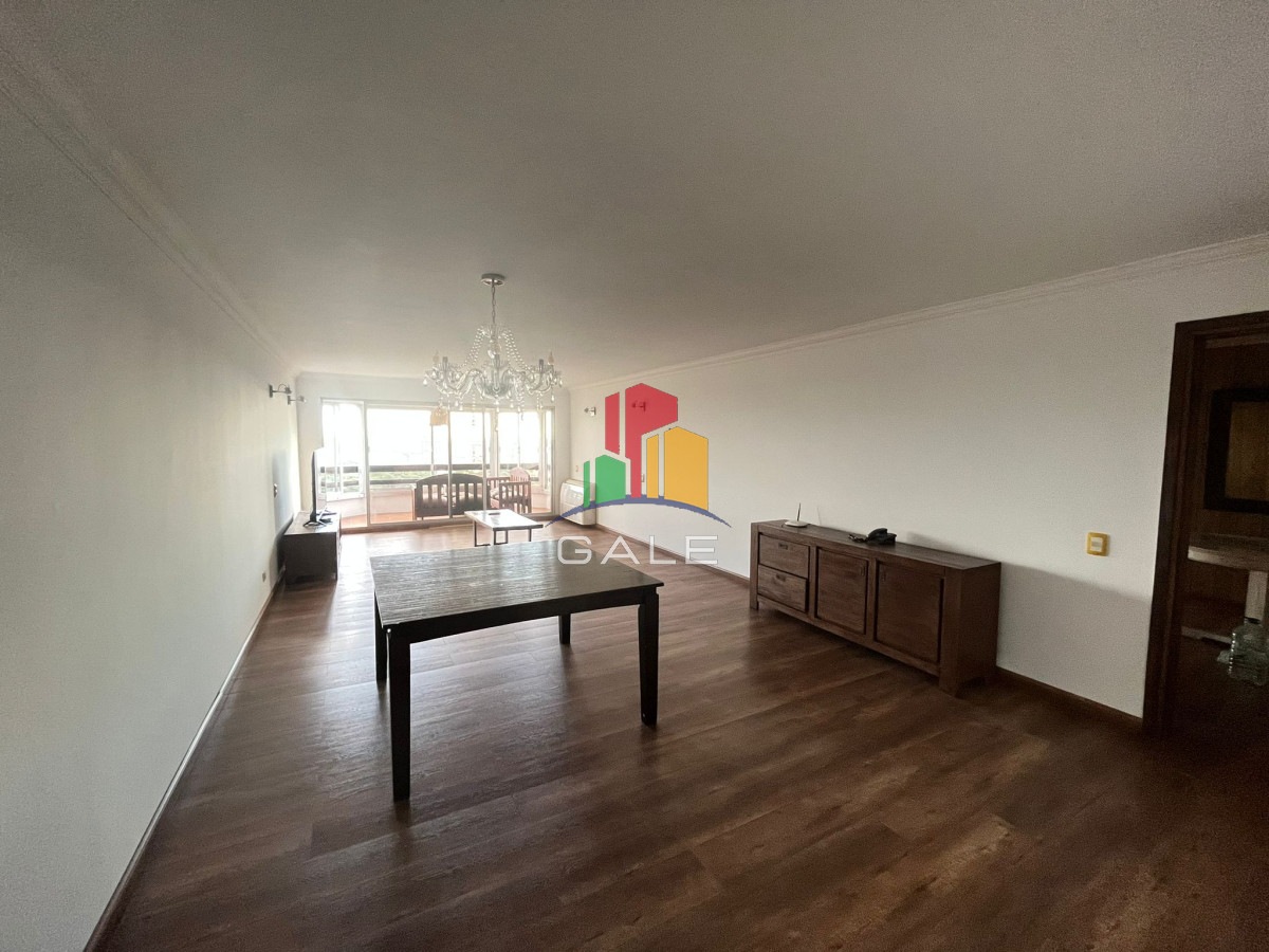 Apartamento ID.2223 - Apartamento en Venta de 3 dormitorios en Av. Roosevelt , Punta del este 