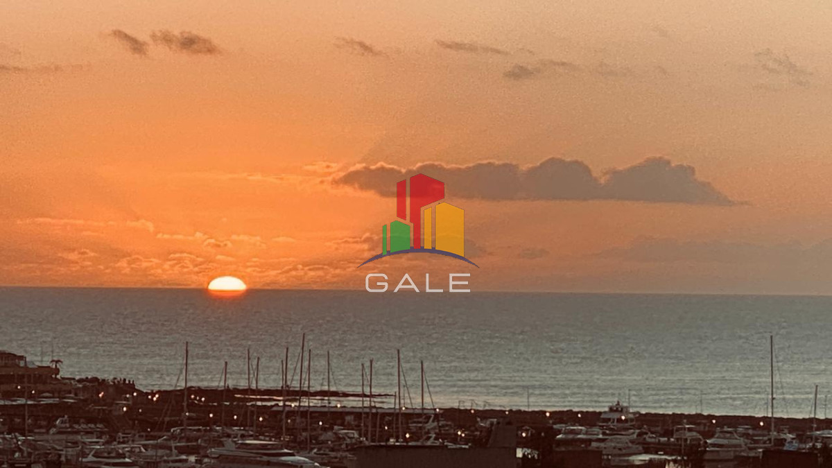 Apartamento ID.4375 - Vende departamento de 3 dormitorios con vista al Puerto, Punta del Este