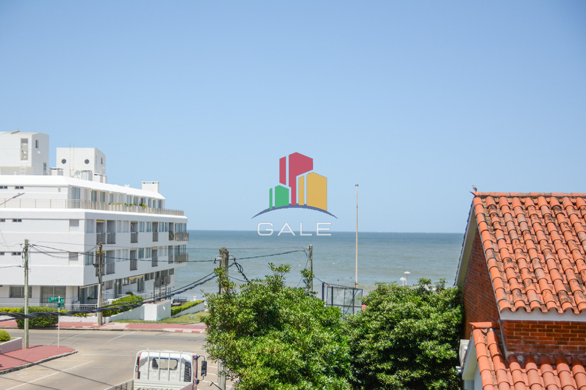 Apartamento ID.4281 - Departamento de 3 dormitorios con terraza  con parrillero en venta, Peninsula, Punta del Este