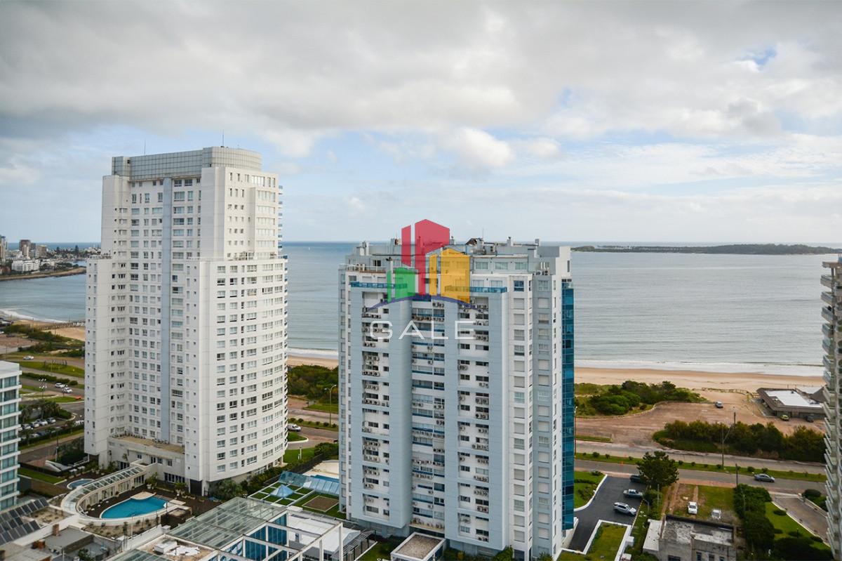 Apartamento ID.4465 - Departamento de 3 dormitorios en venta a pasos del mar. Gala Tower