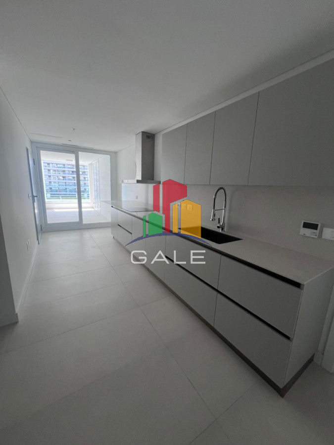 Apartamento ID.4386 - Vistas panoramicas de Playa Brava, Departamento de 3 dormitorios en venta. Torre Le Parc